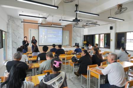 การประชุมผู้ปกครอง ภาคเรียนที่ 2 ปีการศึกษา 2568  วันเสาร์ที่ 15 พฤศจิกายน 2568 โรงเรียนจักรคำคณาทร จังหวัดลำพูน ร่วมกับงานกิจการนักเรียน จัดการประชุมผู้ปกครองนักเรียน ภาคเรียนที่ 2 ปีการศึกษา 2568 โดยมี คณะครูและคณะกรรมการสภานักเรียน ปีการศึกษา 2568 