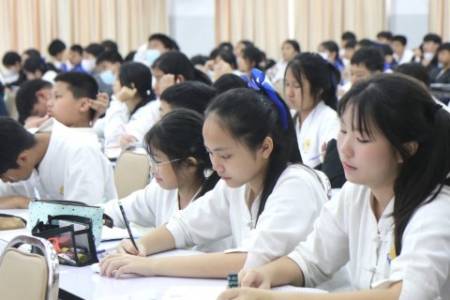 โรงเรียนจักรคำคณาทร จังหวัดลำพูน  จัดติวสอบธรรมสนามหลวง  นักเรียนชั้นมัธยมศึกษาปีที่ 1  วันที่ 21 พฤศจิกายน 2568 เวลา 08.30 น. ถึง 11.00 น.  โรงเรียนจักรคำคณาทร จังหวัดลำพูน ได้มีการจัดติวธรรมสนามหลวง ให้กับนักเรียนชั้นมัธยมศึกษาปีที่ 1