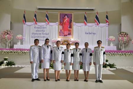 พิธีวางพุ่มดอกไม้ถวายสักการะสมเด็จพระเจ้าภคินีเธอ เจ้าฟ้าเพชรรัตนราชสุดา สิริโสภาพัณณวดี เนื่องในโอกาสวันคล้ายวันประสูติ ครบ 100 ปี 24 พฤศจิกายน 2568 วันจันทร์ที่ 24 พฤศจิกายน 2568 เวลา 09.00 น. ณ หอประชุมจังหวัดลำพูน ศาลากลางจังหวัดลำพูน