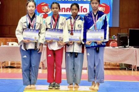  โรงเรียนจักรคำคณาทร จังหวัดลำพูน ขอเเสดงความยินดีกับนักเรียนที่ได้รับรางวัลในการแข่งขันกีฬาเยาวชนแห่งชาติ ครั้งที่ 41 รอบคัดเลือกภาค5  