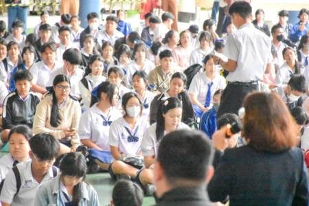 โรงเรียนจักรคำคณาทรจังหวัดลำพูน จัดสอบคัดเลือกนักเรียนเข้าศึกษาต่อห้องเรียนพิเศษ ประจำปีการศึกษา 2569 ระดับชั้นมัธยมศึกษาปีที่ 4  วันอาทิตย์ที่ 22 กุมภาพันธ์ 2569 โรงเรียนจักรคำคณาทร จังหวัดลำพูน ได้ดำเนินการสอบคัดเลือกนักเรียนเข้าศึกษาต่อห้องเรียน