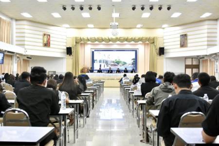 การประชุมข้าราชการครูและบุคลากรทางการศึกษา  โรงเรียนจักรคำคณาทร จังหวัดลำพูน ครั้งที่ 2 พ.ศ. 2569   วันพฤหัสบดีที่ 12 มีนาคม 2569 โรงเรียนจักรคำคณาทร จังหวัดลำพูน ได้จัดการประชุมข้าราชการครู บุคลากรทางการศึกษา และเจ้าหน้าที่ ครั้งที่ 2 พ.ศ. 2569 