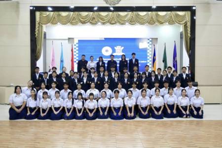 พิธีปฐมนิเทศและบันทึกข้อตกลงความร่วมมือ (MOU)  ระหว่างคณะกรรมการสภานักเรียนปีการศึกษา 2568 และ 2569 วันจันทร์ที่ 16 มีนาคม 2569 คณะกรรมการสภานักเรียน โรงเรียนจักรคำคณาทร จังหวัดลำพูน ได้ทำการจัดพิธีปฐมนิเทศและบันทึกข้อตกลงความร่วมมือ