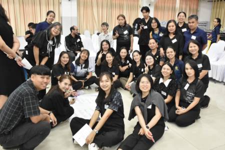 การอบรมพัฒนาครูระบบการดูแลช่วยเหลือนักเรียน  ระดับชั้นมัธยมศึกษาปีที่ 1 - 6 วันพฤหัสบดีที่ 26 มีนาคม 2569 นายธำรงค์ หน่อเรือง ผู้อำนวยการ โรงเรียนจักรคำคณาทร จังหวัดลำพูน เป็นประธานในพิธีเปิดการอบรมพัฒนาครูระบบการดูแลช่วยเหลือนักเรียน